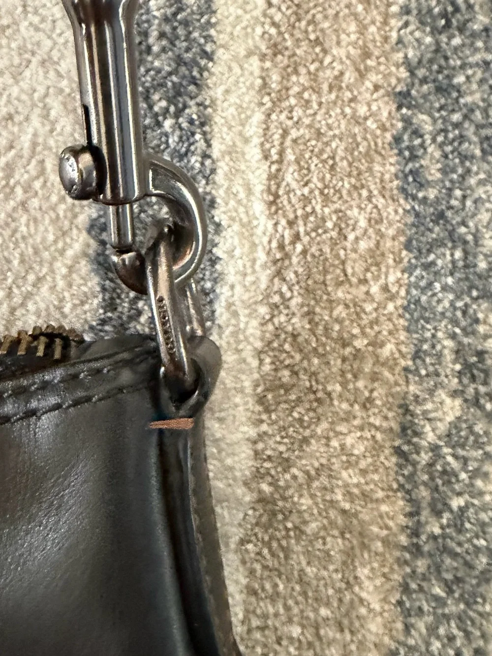 Coach Black Leather Crossbody Messenger Bag with Front Zip strap missing clip